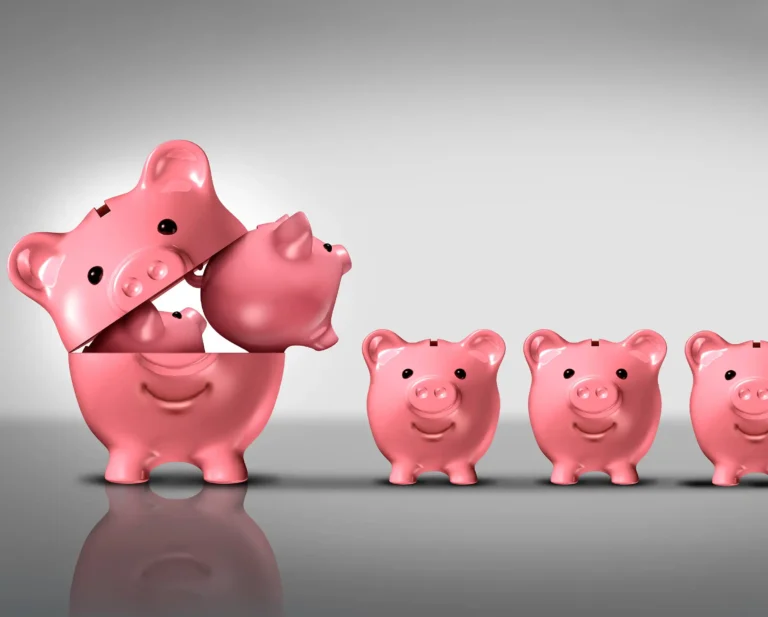 Comienza sumando un extra a tu Cuenta Afore y marca la diferencia entre una pensión básica y una planificada. Usar una calculadora de pensión te ayuda a visualizar con claridad cuánto podrías recibir y cómo mejorar ese monto con Ahorro Voluntario. Cada peso que aportas hoy es una inversión en la tranquilidad, libertad y bienestar que deseas para tu retiro